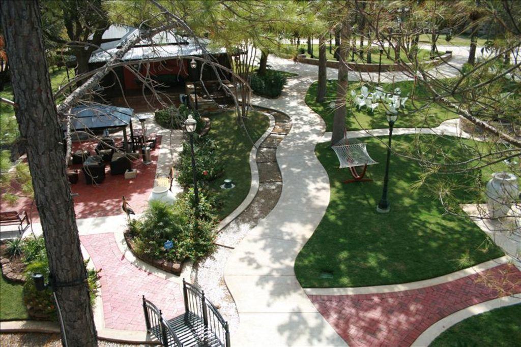 Paradise Resort At Hill Country Buchanan Dam Exterior photo